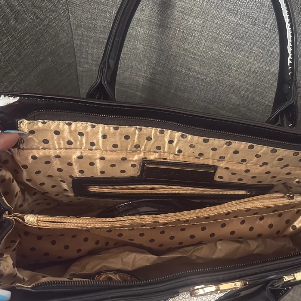 Julia & Michael Black Patent Leather Handbag with Silver Accents - Picture 3 of 6